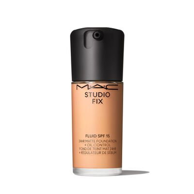 STUDIO FIX FLUID FPS 15 24HR MATTE FOUNDATION + OIL CONTROL (BASE DE MAQUILLAJE)